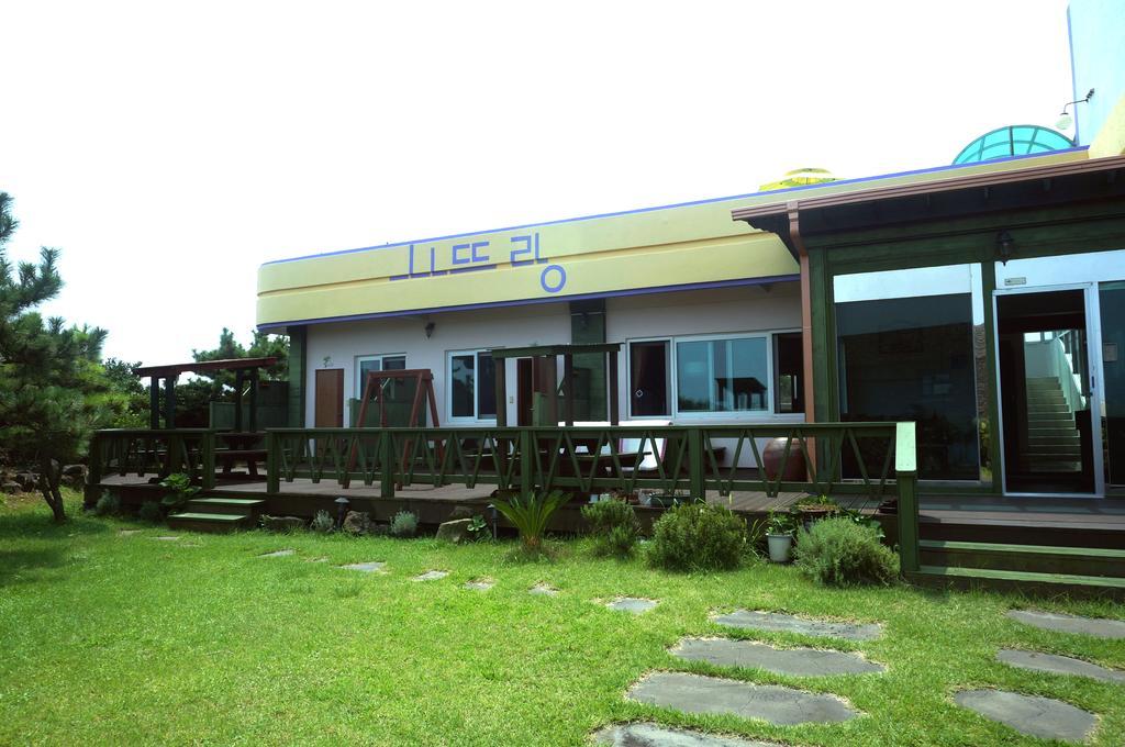 Nattrang Pension Jeju Exterior foto