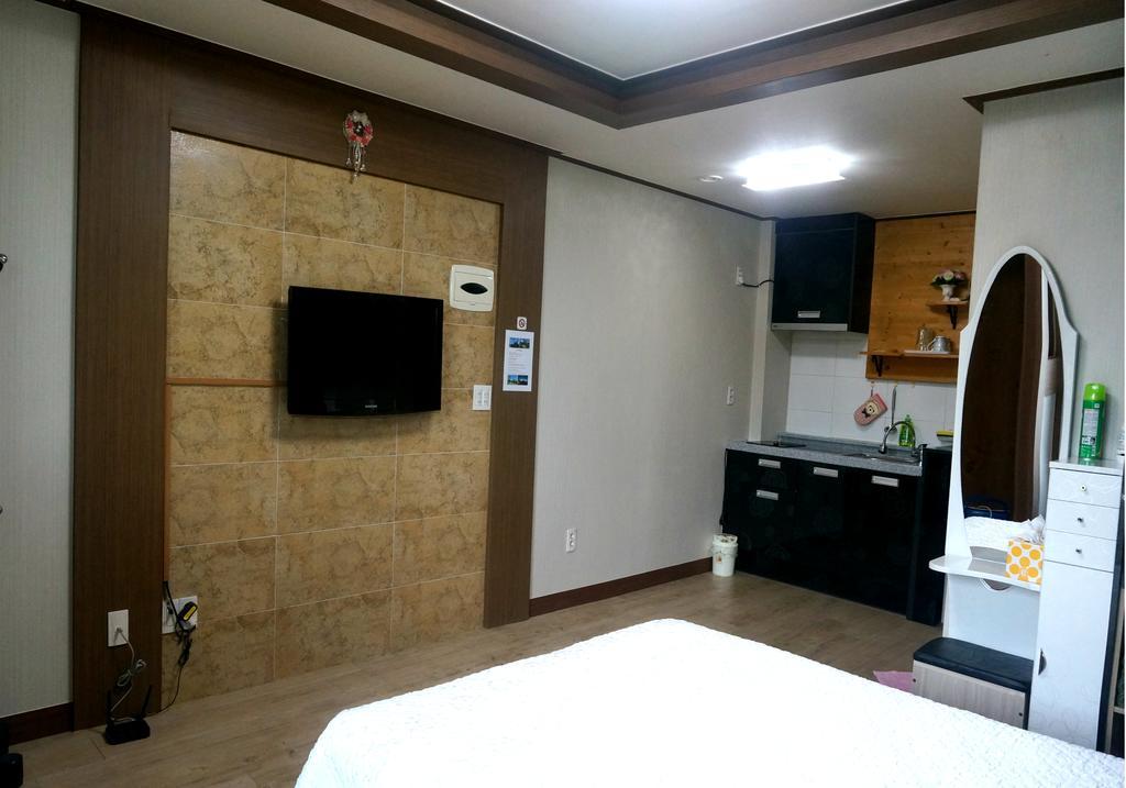 Nattrang Pension Jeju Exterior foto