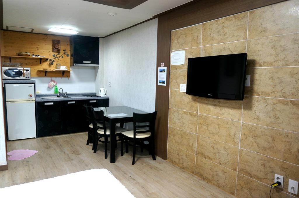 Nattrang Pension Jeju Exterior foto